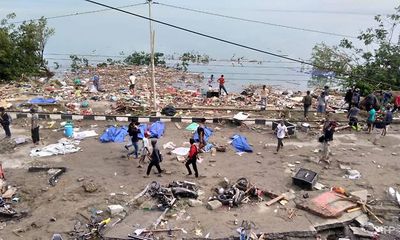 Gần 400 người chết vì sóng thần cao 2 mét ở Indonesia do chủ quan?