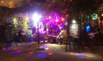 Đột kích quán bar ở Đà Nẵng, phát hiện 18 người nước ngoài dương tính ma túy