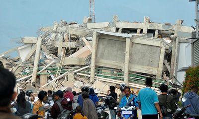 10 người Việt mắc kẹt sau trận động đất, sóng thần ở Indonesia