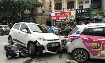 Tin tai nạn giao thông mới nhất ngày 30/9/2018: Tài xế ôtô “điên” đâm 4 người nhập viện 