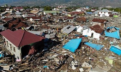 Thảm họa sóng thần Indonesia: Người dân chật vật tìm cách sinh tồn, bới rác để tìm thức ăn