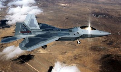 Tiêm kích F-22 của Mỹ có đủ sức để chống lại S-300 của Nga ở Syria?