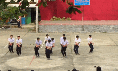 Video: 9 nam sinh nhảy dẻo như kẹo kéo mừng ngày 20/10