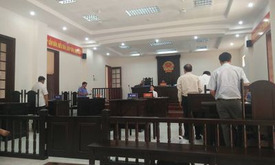 Một nông dân kiện UBND tỉnh Vĩnh Long: Tòa phúc thẩm hoãn phiên toà