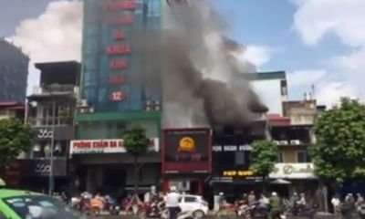 Cháy lớn tại nhà hàng ăn uống trên phố Kim Mã, Hà Nội