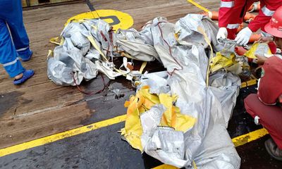 Tìm thấy các mảnh vỡ của xác máy bay Indonesia chở 188 người rơi xuống biển