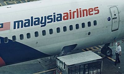 Sốc: Máy bay MH370 bị chiến đấu cơ chặn lại rồi bắn hạ?