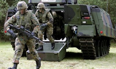 Bộ Quốc phòng Đức thú nhận phần lớn khí tài quân sự mới mua đều không dùng được