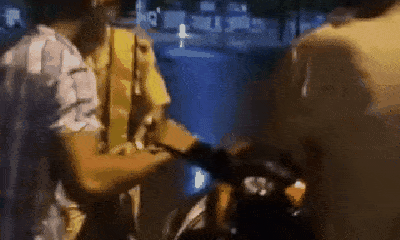Video: CSGT bất ngờ té ngửa khi làm việc với người dân 