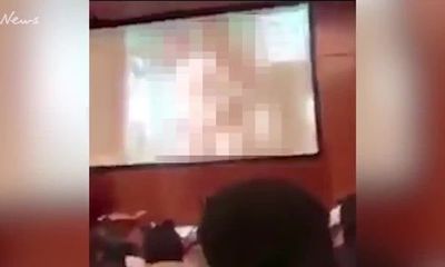 Trung Quốc: Thày giáo lỡ tay chiếu nhầm “phim đen” cho học sinh xem trong lớp