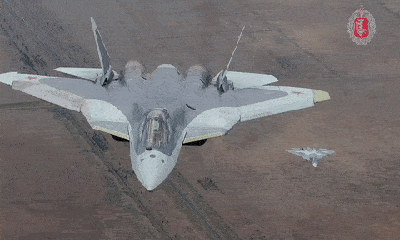 Video: Cận cảnh “bóng ma bầu trời” Su-57 sải cánh tại 