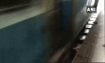 Video: Đứng tim cảnh em bé 1 tuổi nằm dưới gầm tàu hỏa đang chạy