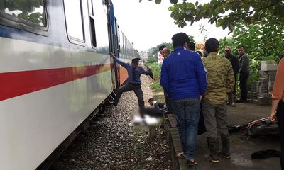 Hà Nội: Lao qua đường sắt, nam thanh niên bị tàu hoả đâm tử vong, barie điện tử không hoạt động