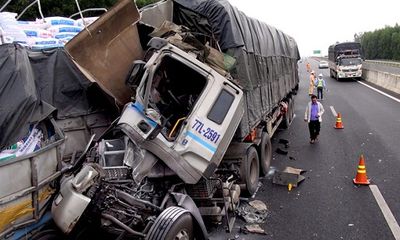 Tai nạn kinh hoàng trên cao tốc Đà Nẵng - Quảng Ngãi, 2 người thương vong