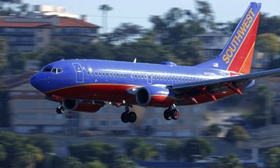 Hãng hàng không Mỹ xin lỗi vì nhân viên đùa cợt bé gái có tên Abcde