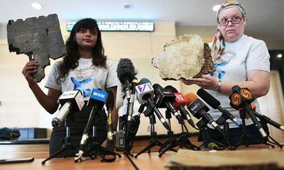 Tin tức mới nhất về MH370: Gia đình nạn nhân công bố mảnh vỡ máy bay mới