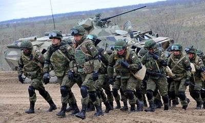 Ukraine cáo buộc hơn 80.000 binh sĩ Nga áp sát biên giới sau vụ bắt tàu trên Biển Đen