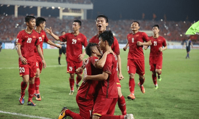Bán kết AFF Cup 2018 Việt Nam 2 -1 Philippines: Công Phượng, Quang Hải lập công