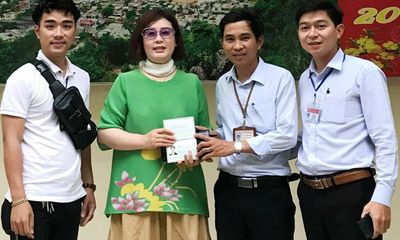 Du khách Hàn Quốc nhận lại ví có 70 triệu đồng ở Đà Nẵng