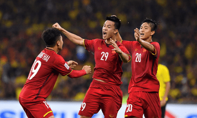 Video: Bàn thắng mở tỷ số của Huy Hùng tại chung kết lượt đi AFF Cup 2018