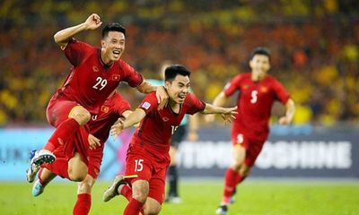 ĐT Việt Nam quá 'hot', SBS hoãn phim để phát sóng chung kết AFF Cup