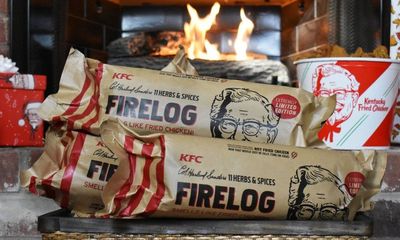 KFC đang bán gỗ đốt lò sưởi có mùi gà rán, cùng dân tình khuấy động mùa Giáng sinh