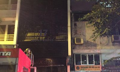 Cháy lớn tại quán karaoke gần Văn Miếu - Quốc Tử Giám trong đêm, khách hát chạy tán loạn