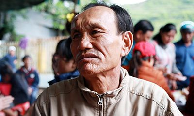 Vụ lở núi ở Khánh Hòa: Lời kể kinh hãi của người đàn ông đào bới tìm vợ con giữa đống đất nhão trong đêm đen