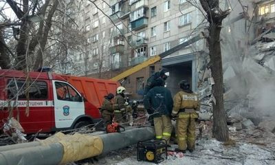 Cứu hộ trắng đêm vẫn chưa tìm được 37 người bị vùi lấp trong vụ sập nhà tại Nga