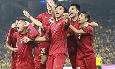 Thắng đậm trước Philippines (4-2), tuyển Việt Nam viết đoạn kết hoàn hảo cho năm 2018