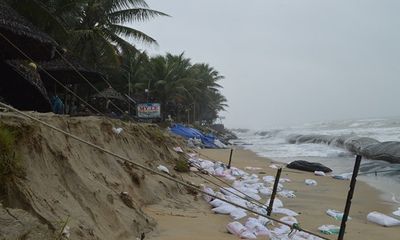 Quảng Nam, Đà Nẵng: Hàng loạt nhà hàng ven biển phải đóng cửa do sạt lở