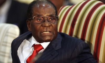 Trộm đột nhập nhà cựu Tổng thống Zimbabwe, ‘khoắng’ đi một vali đầy tiền