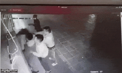 Clip nhóm thanh niên liên tiếp đập đầu cô gái vào cửa ở Linh Đàm: Công an vào cuộc điều tra