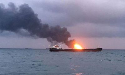 2 tàu chở chở dầu bốc cháy ngùn ngụt ở eo biển Kerch, ít nhất 11 thủy thủ thiệt mạng
