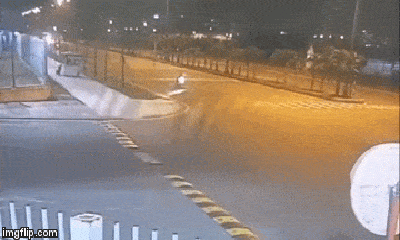 Video: Phóng nhanh qua gờ giảm tốc, người đi xe máy ngã trượt dài cả chục mét