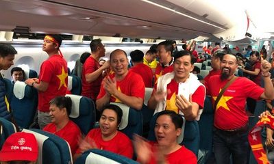Hàng trăm CĐV lên đường từ nửa đêm tiếp lửa cho tuyển Việt Nam ở tứ kết Asian Cup 2019