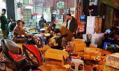 Phát hiện hàng nghìn sản phẩm kích dục trong căn biệt thự ở Hà Nội
