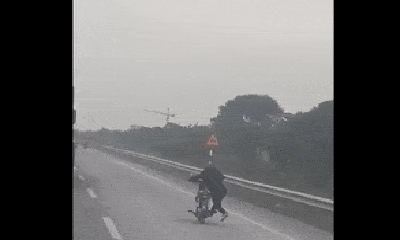 Video: Thanh niên mạo hiểm chạy xe máy như Tôn Ngộ Không 