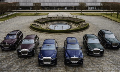 Hé lộ danh tính đại gia mua cùng lúc 6 chiếc Rolls-Royce chỉ để đồng bộ với khăn đội đầu
