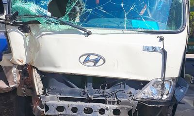 27 hành khách thoát nạn vụ xe khách mất phanh đâm Innova ở Vĩnh Long