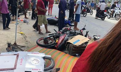 Nguyên nhân ban đầu vụ ô tô lao vào đoàn xe máy đi lễ hội khiến 8 người thương vong