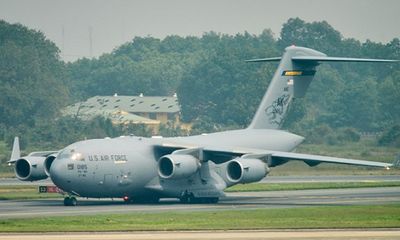 Gấp rút chuẩn bị Hội nghị thượng đỉnh, 'ngựa thồ' C-17 tiếp tục hạ cánh tại sân bay Nội Bài 