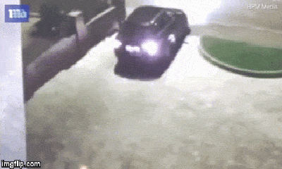 Video: Loay hoay mãi không lái được số tự động, hai tên trộm bỏ lại siêu xe 