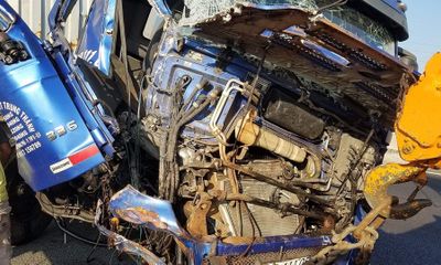 Tin tai nạn giao thông mới nhất ngày 27/2/2019: Đang cứu hộ trên cao tốc, tài xế container bị tông chết