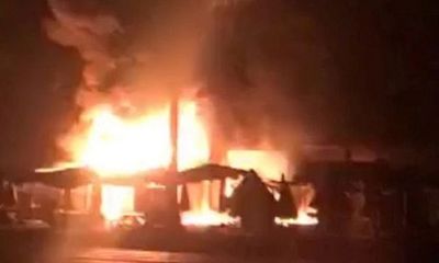 Kiên Giang: Hỏa hoạn thiêu rụi 30 ki-ốt trong đêm