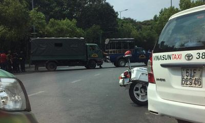 Nhiều tuyến đường ra vào sân bay Tân Sơn Nhất bị phong tỏa vì một chiếc vali vô chủ