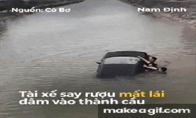 Video: Ô tô lao xuống sông, người dân nhảy xuống đập vỡ kính giải cứu tài xế