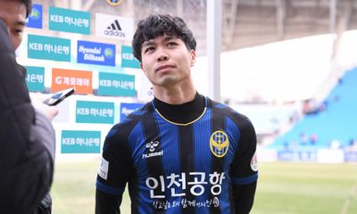 Hé lộ tin nhắn HLV Park Hang Seo gửi Công Phượng sau màn ra mắt Incheon United ở phút 90+6