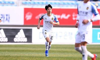 HLV Incheon United chỉ ra điều Công Phượng cần làm để được đá chính