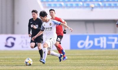 Công Phượng tỏa sáng nhưng không thể cứu Incheon Utd khỏi trận thua đậm trước Suwon Bluewings